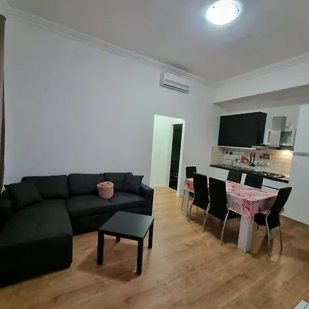 Piazza Colombo-apartments