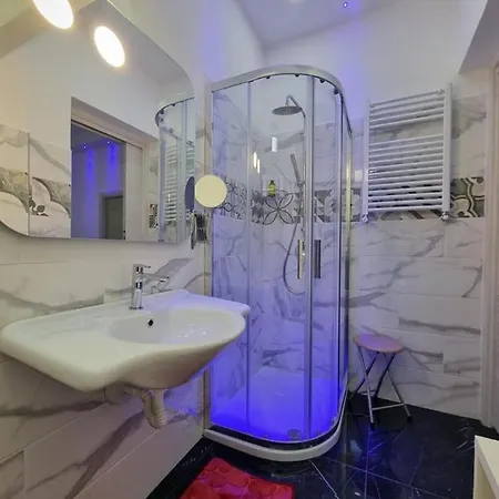 Apartment Piazza Colombo-apartments Sanremo
