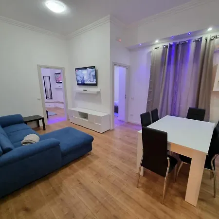 Elegante In Centro A - Piazza Colombo アパート